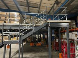 Steel warehouse mezzanine floor system